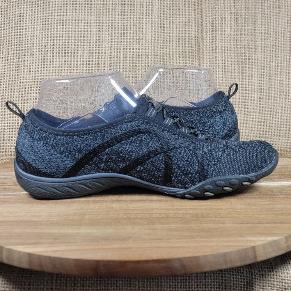 Skechers Breathe Easy Fortune Knit Slip On Shoes Gray Black Sneakers Women's 6.5